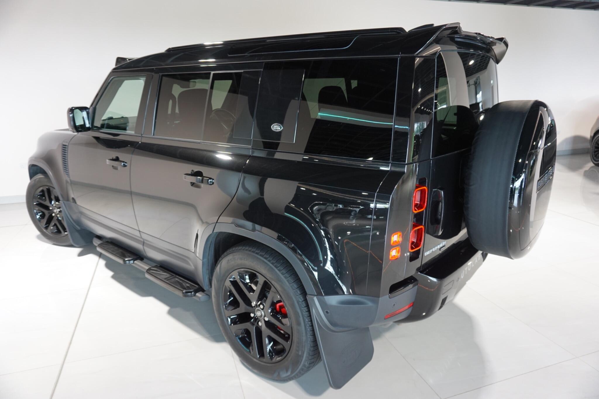 Land Rover Defender 110 3.0 D300 MHEV HSE SUV 5dr Diesel Auto 4WD Euro 6 (s/s) (300 ps)